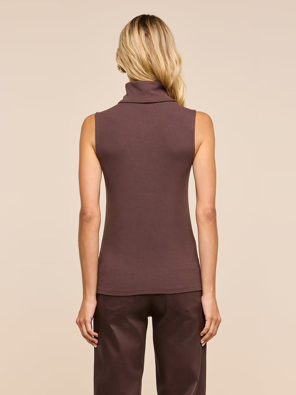 La5561 Dark Java Sleeveless Turtleneck Top