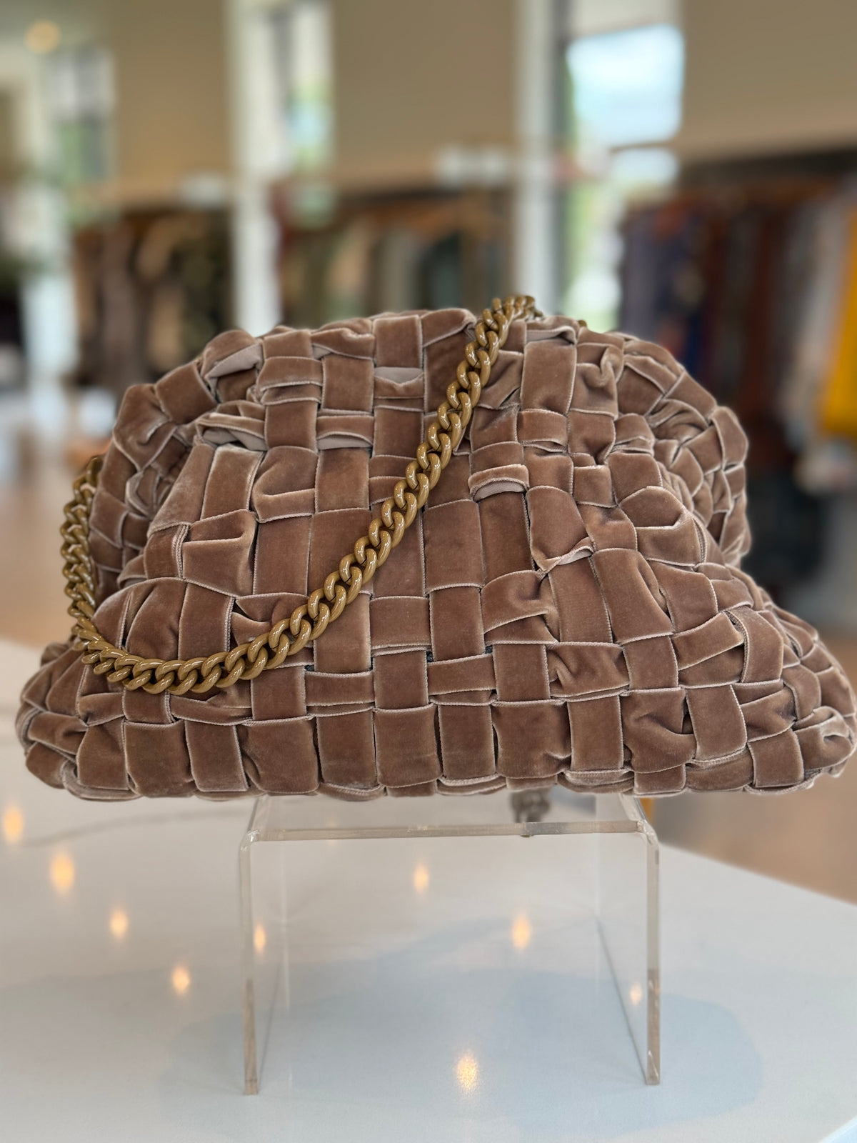 Ma2518 Velvet Clutch