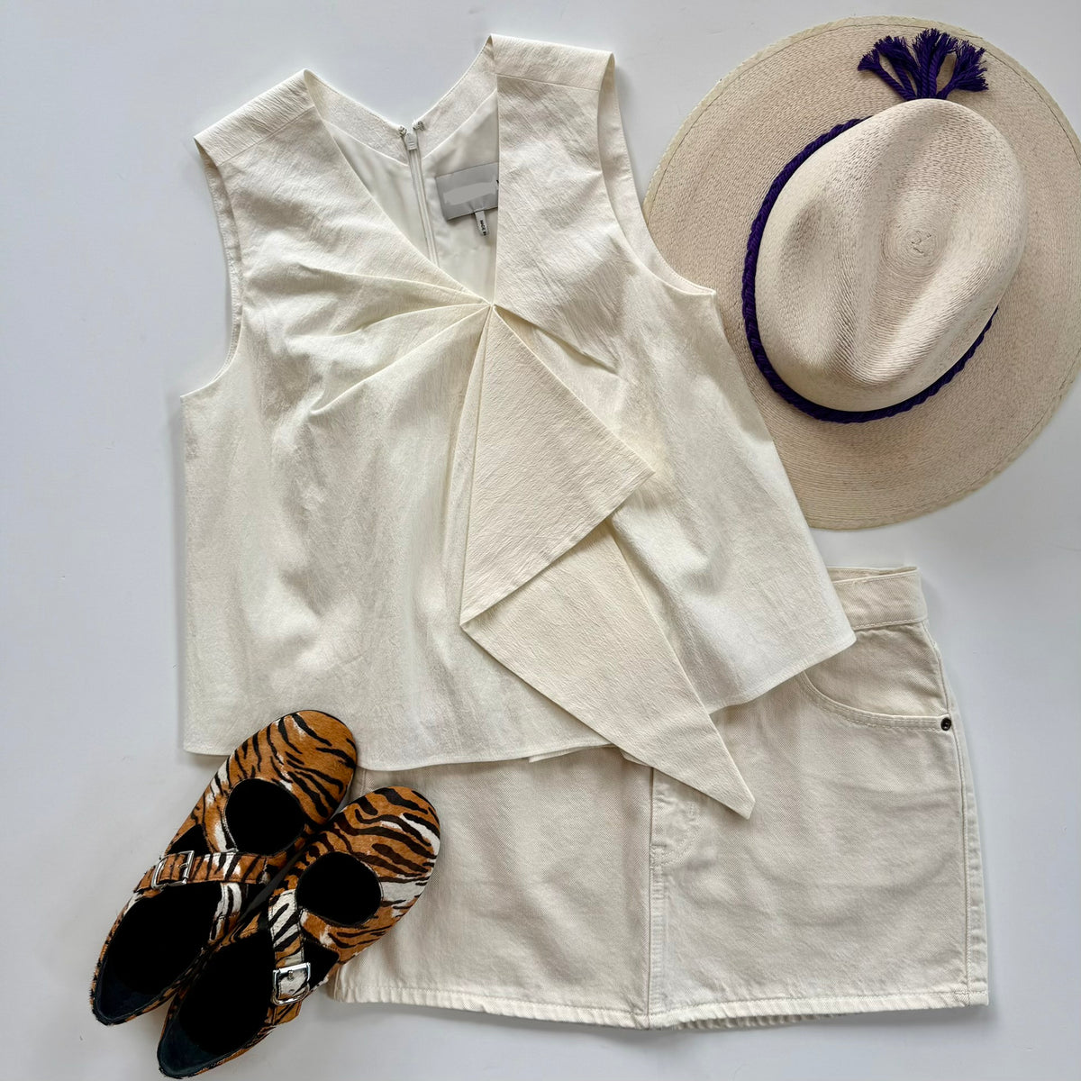De1762 Ivory Pleated Tank