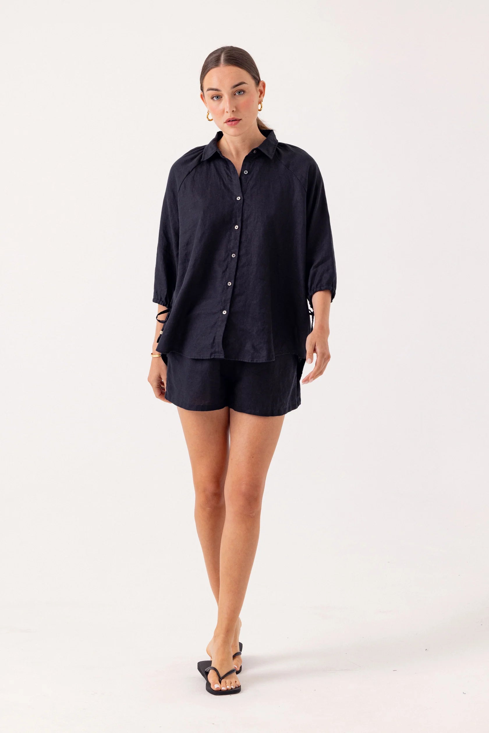 Su108 Black Linen Blouse