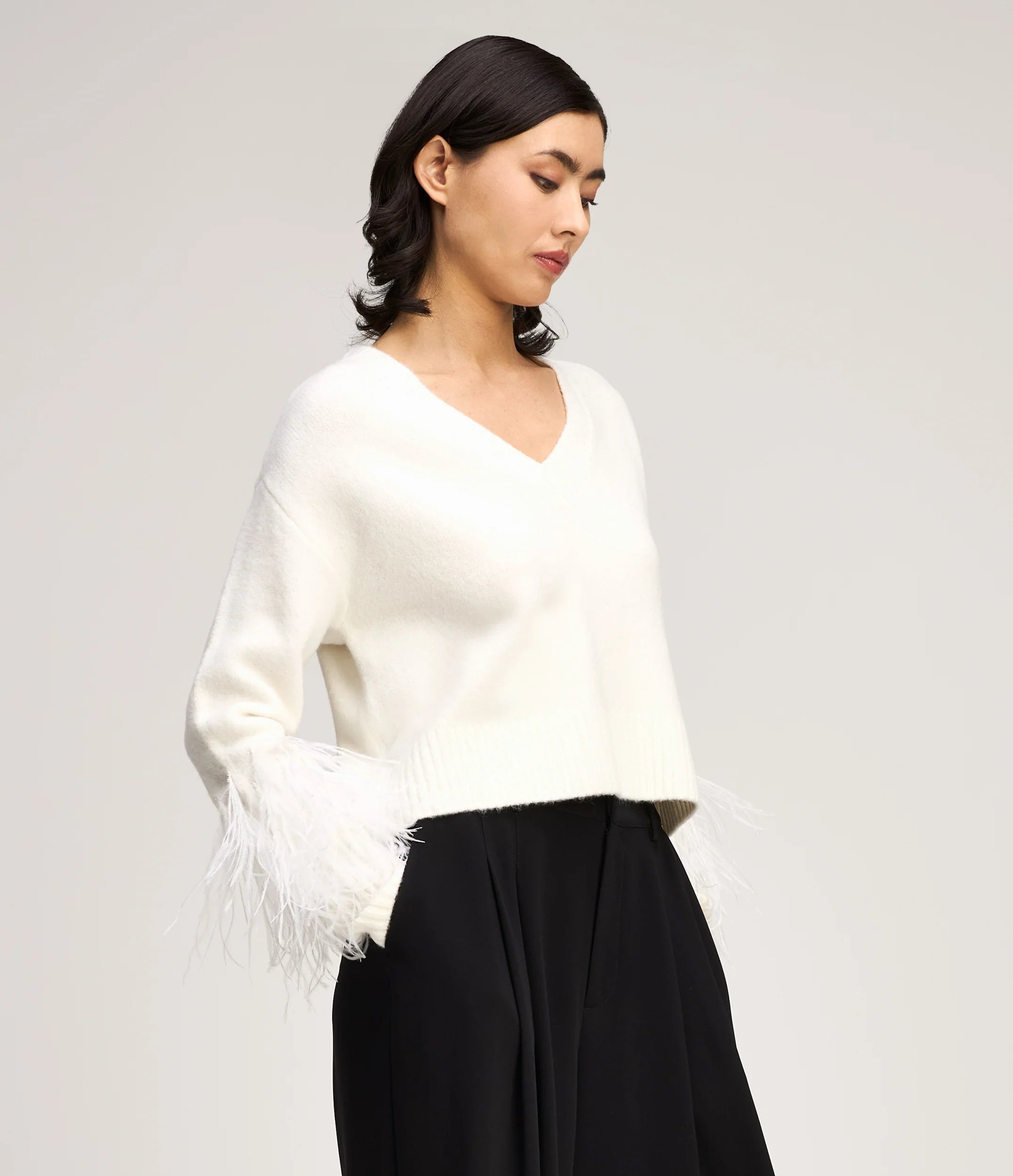 Cizk1354 Ivory Feather Pullover