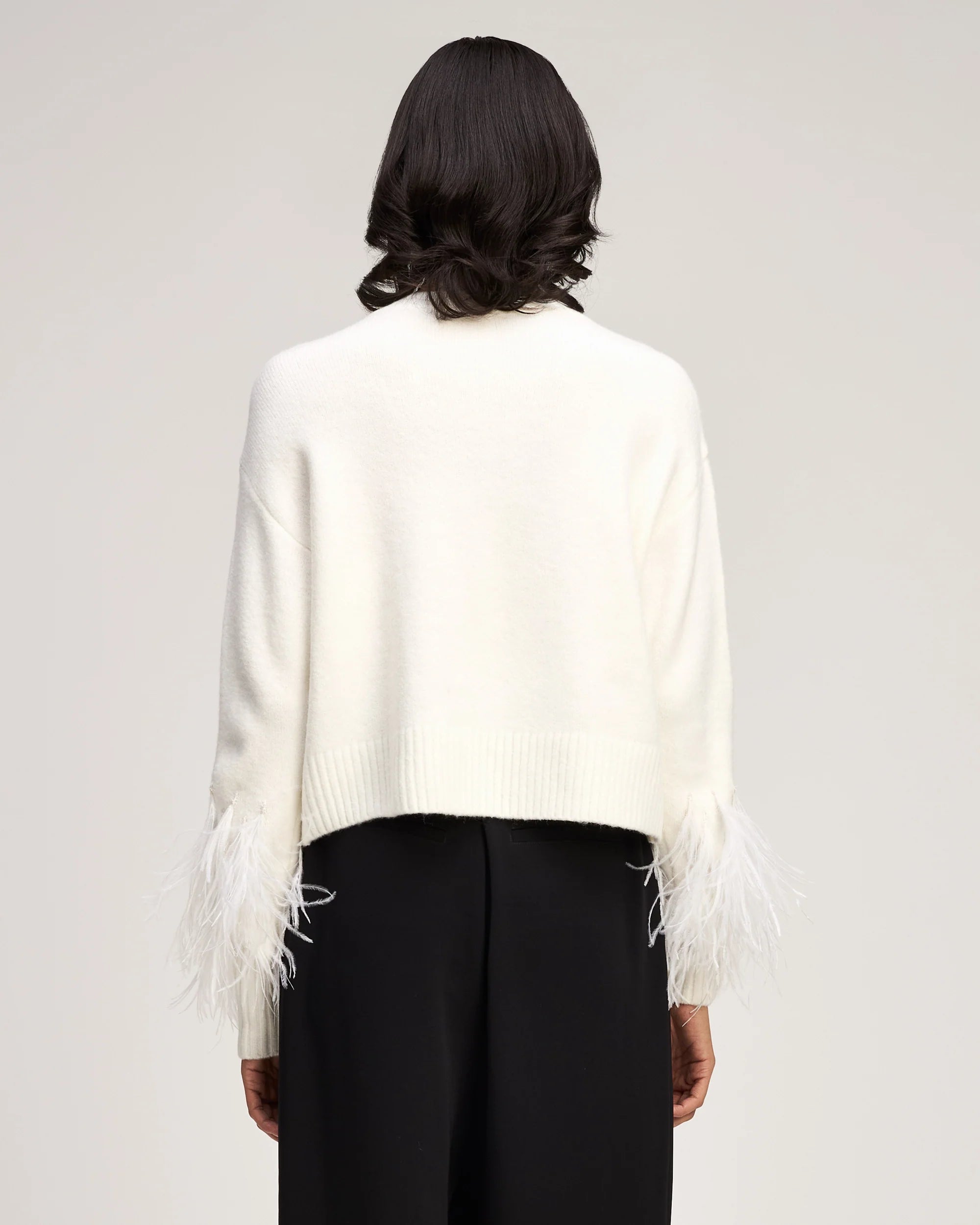Cizk1354 Ivory Feather Pullover