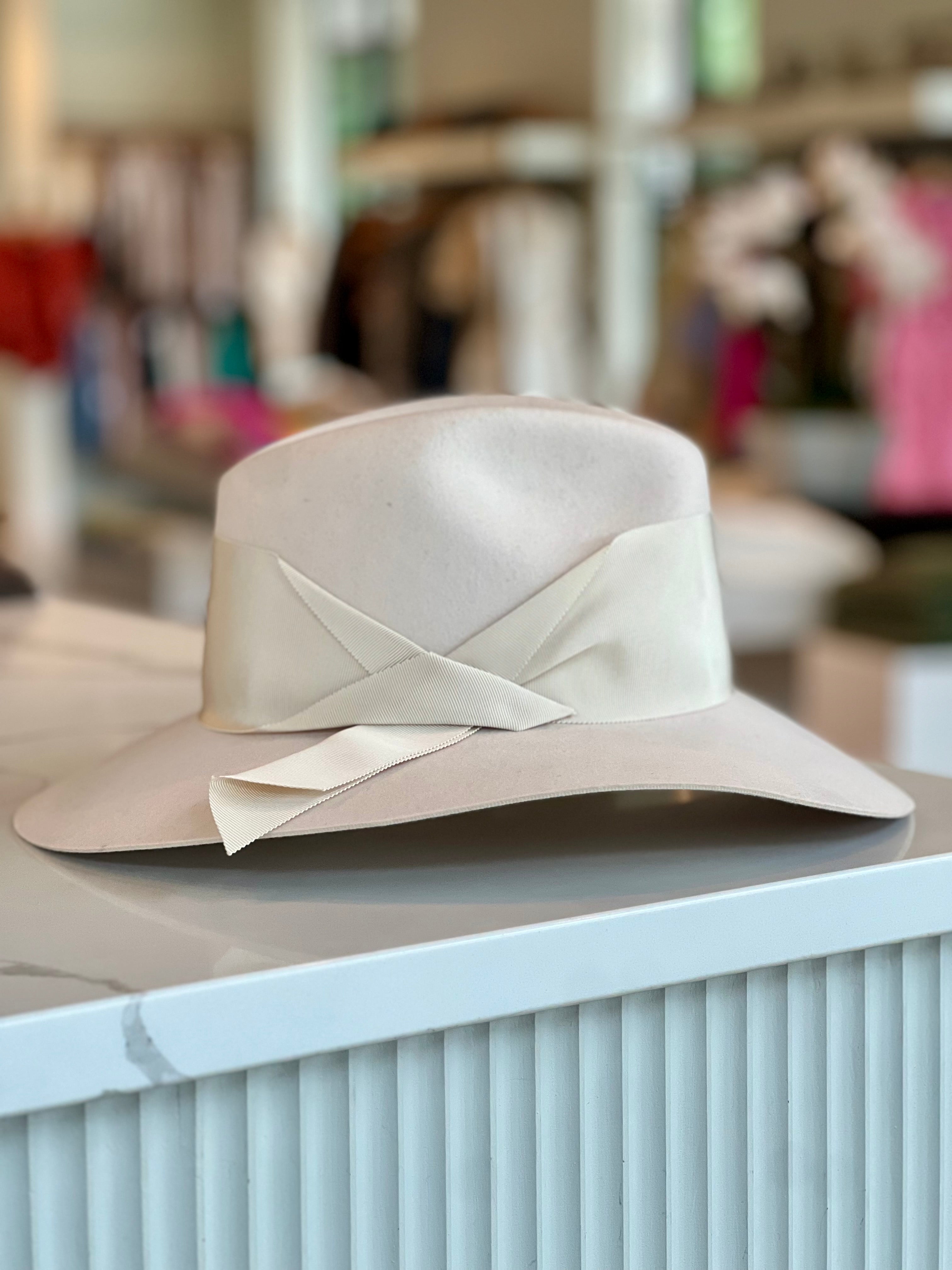 Fr8006 Gardenia Hat - Bone