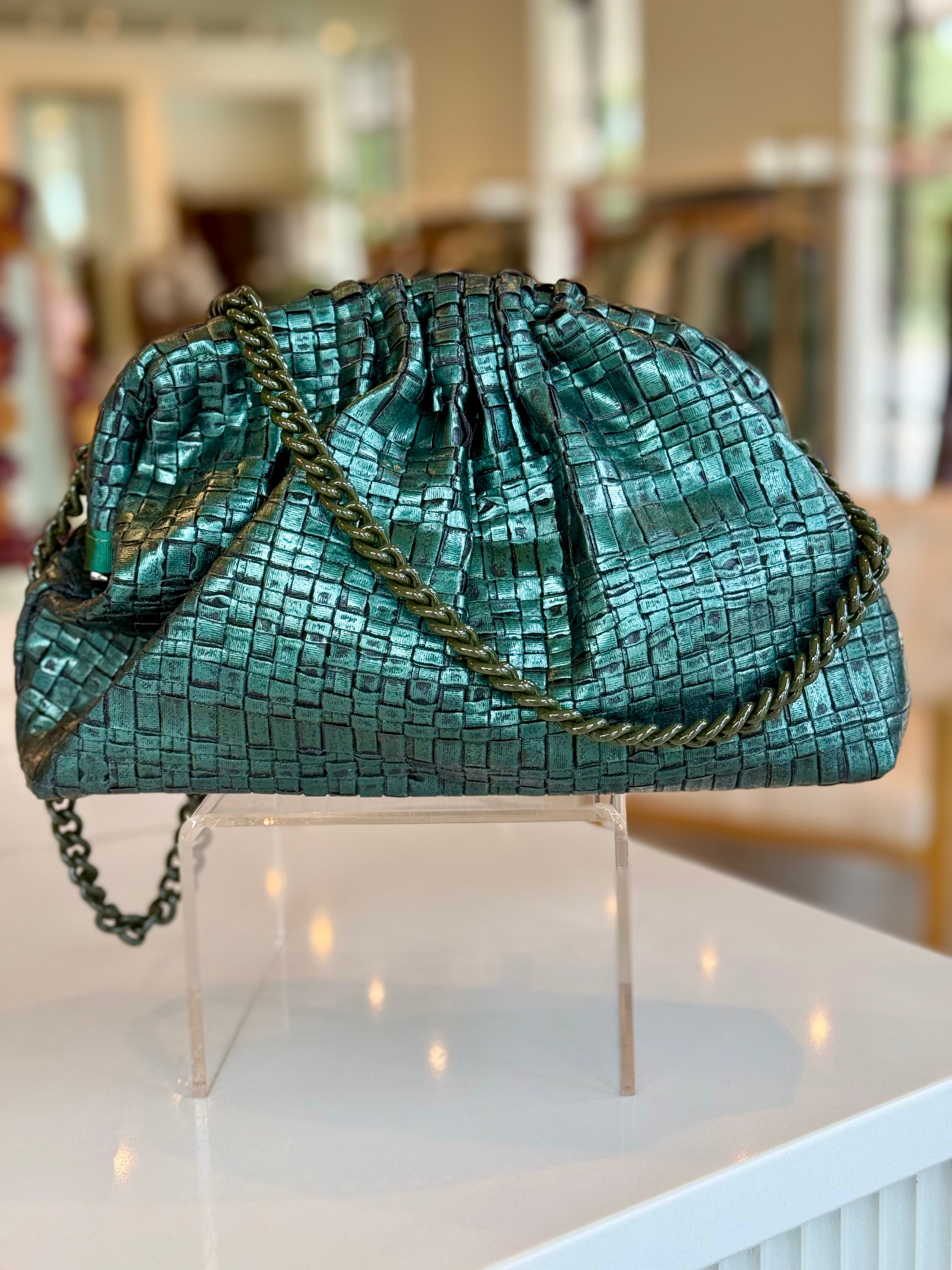 Ma2223 Green Metallic Clutch
