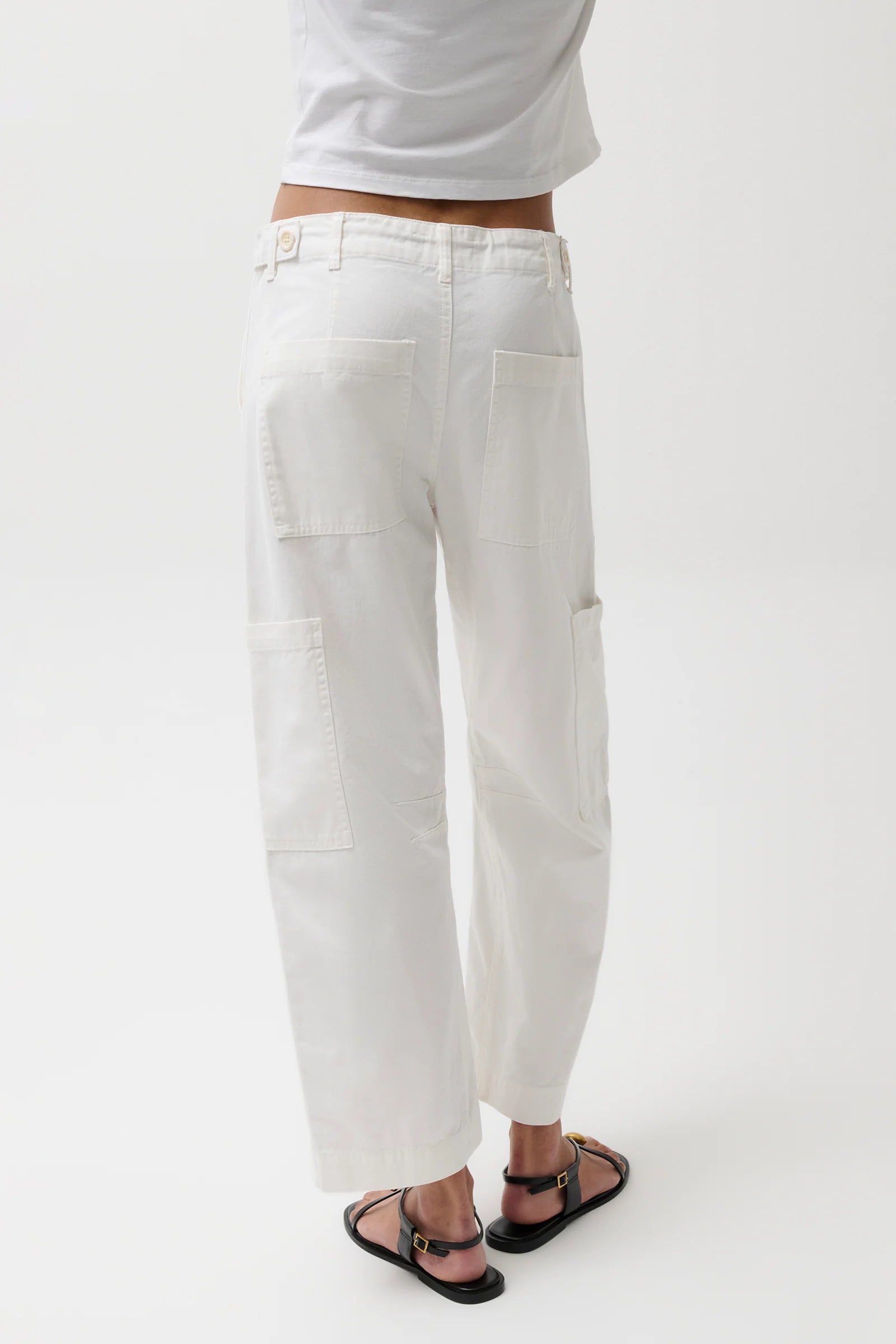 Pi0011 White Barrel Jean