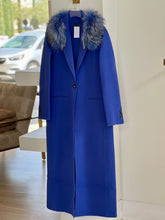 Load image into Gallery viewer, Di9825 Diomi Azure Trench Coat w/ Fur Collar
