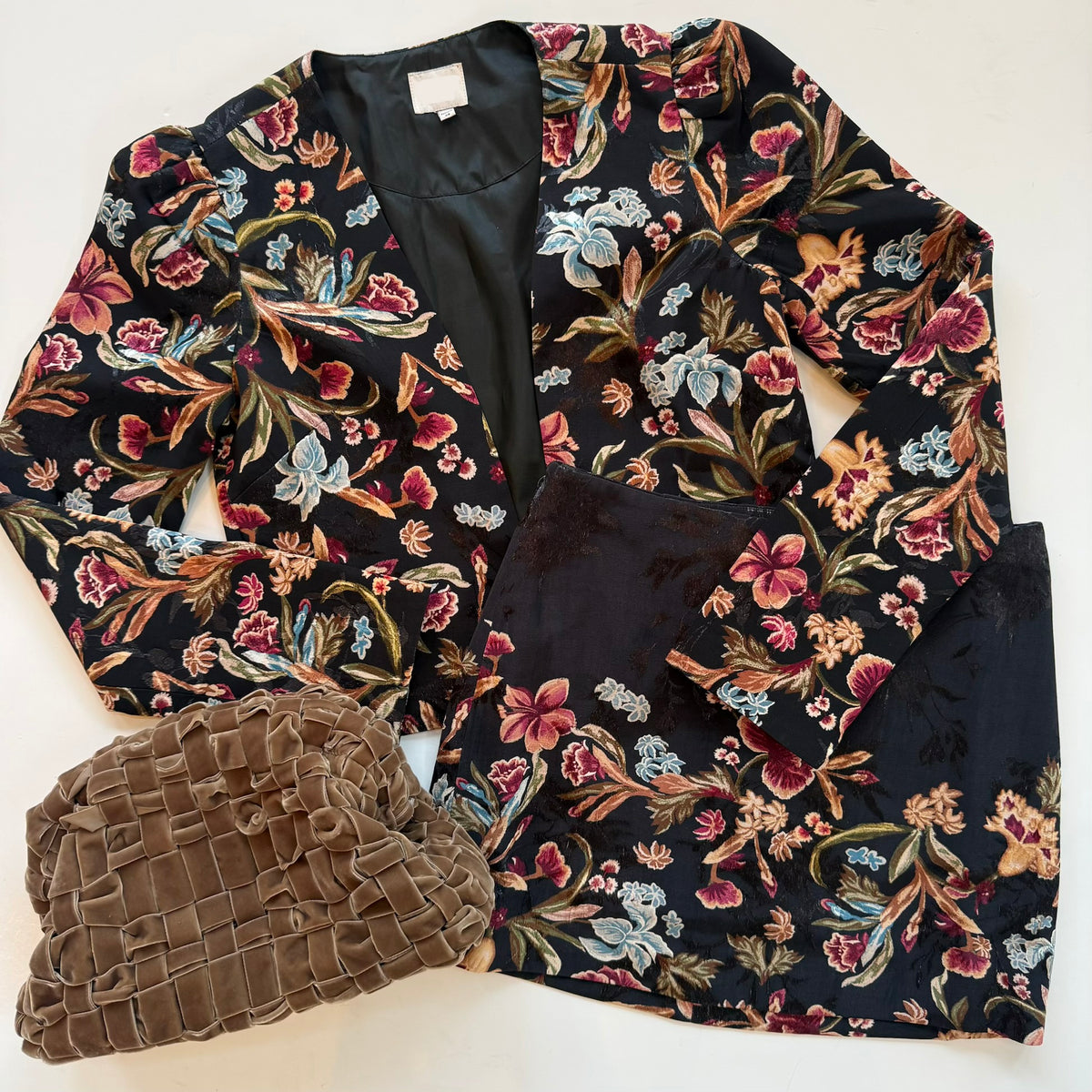 He6275 Floral Jacquard Crop Jacket