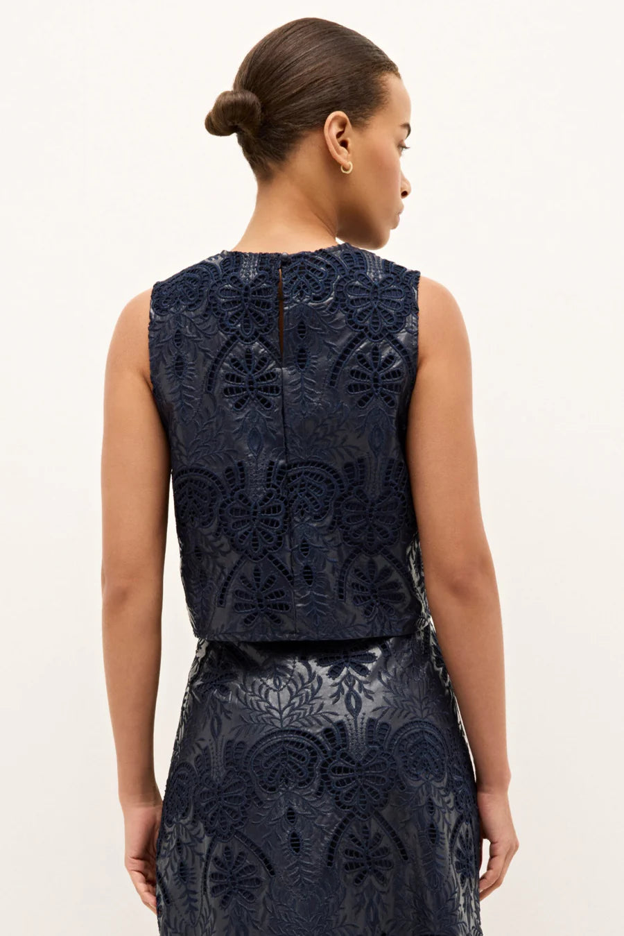 Ma1d12 Navy Lace Shell