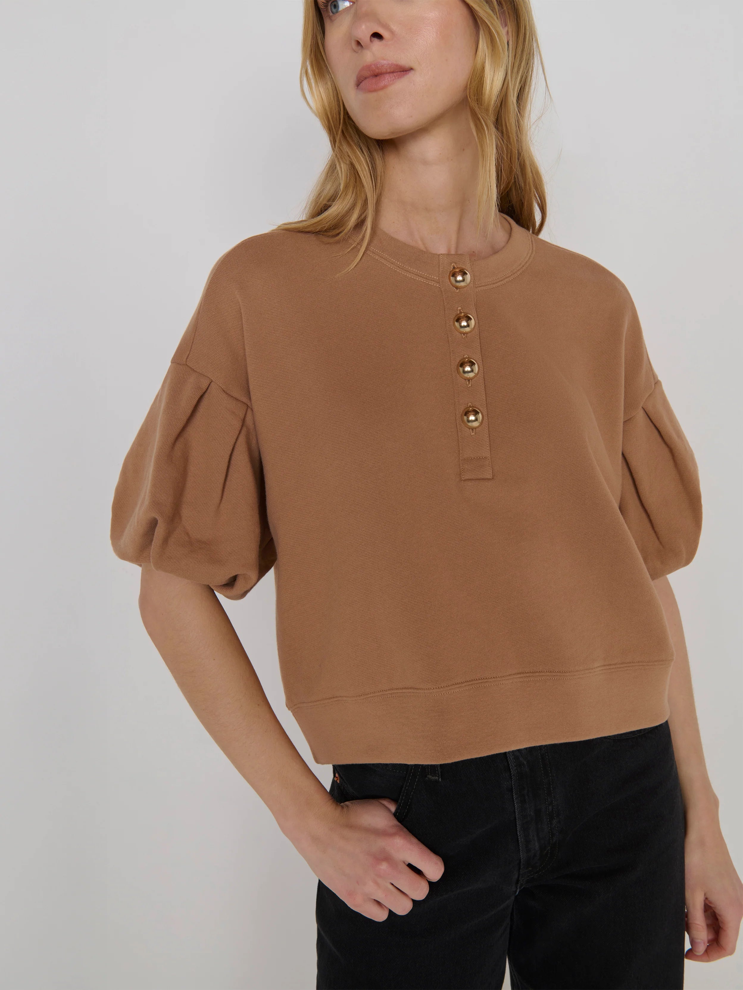 Na11565 Tan Puff Sleeve Sweatshirt