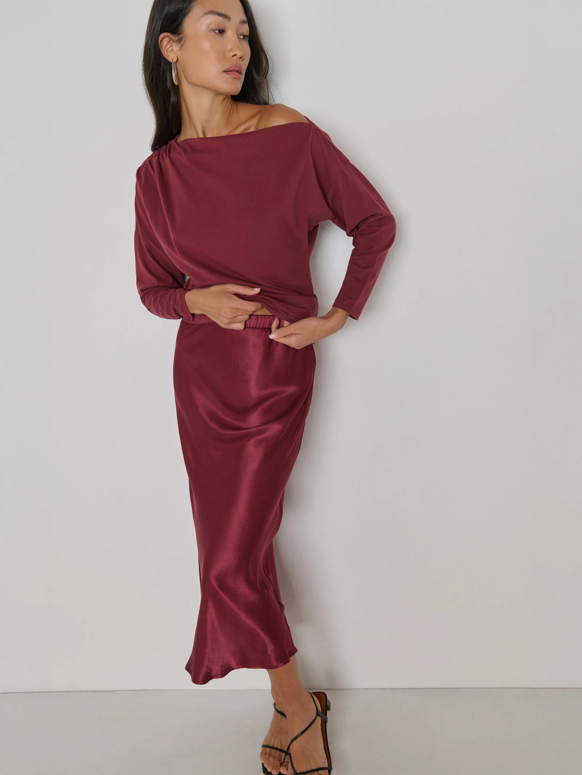 Na41618 Burgundy Satin Slip Skirt