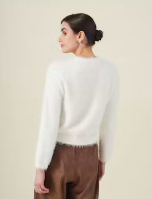 Vepenny White Fuzzy Sweater