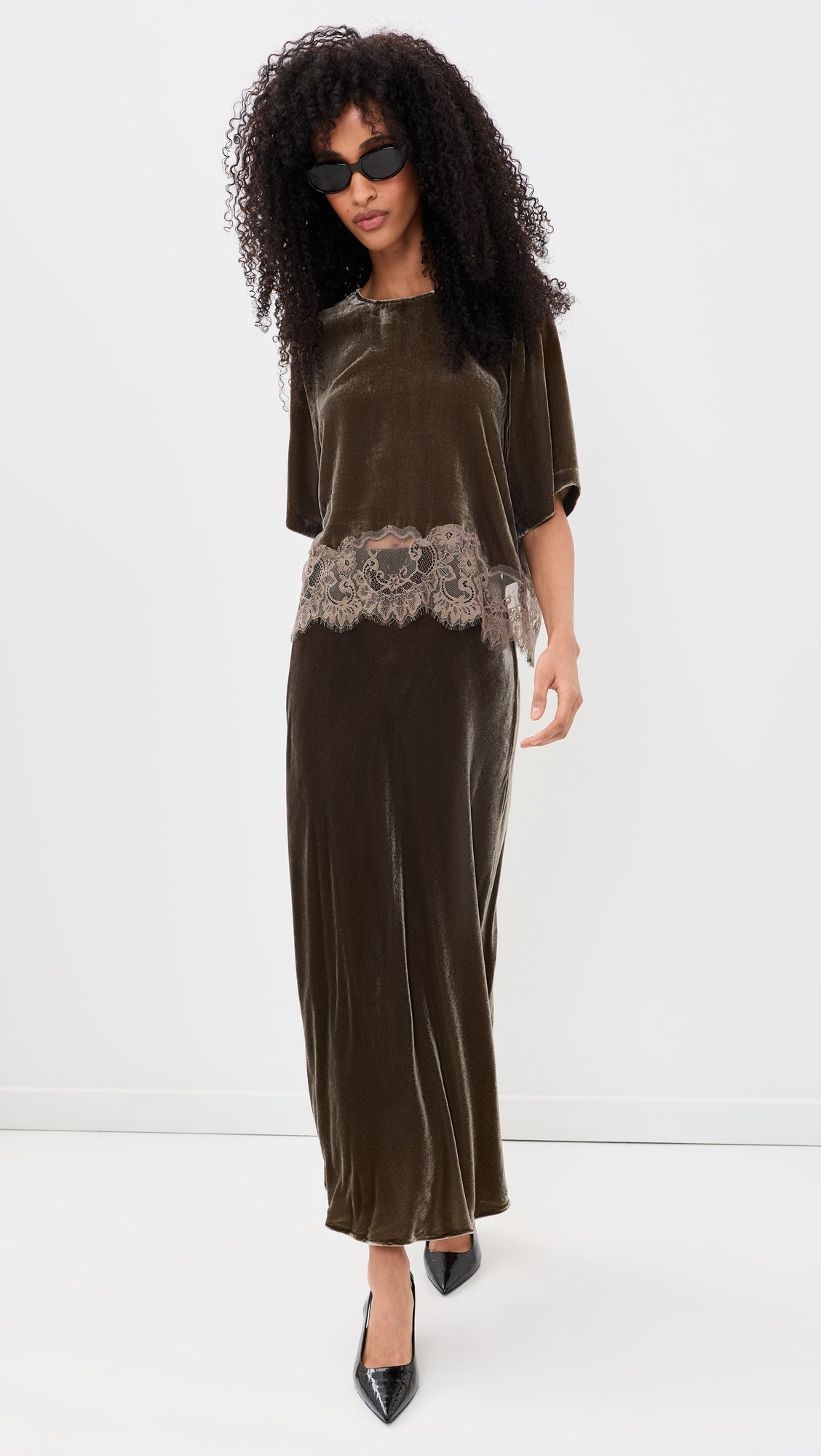 Vecadence Velvet Midi Skirt